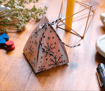 Make Your Own Christmas Paper Ornament